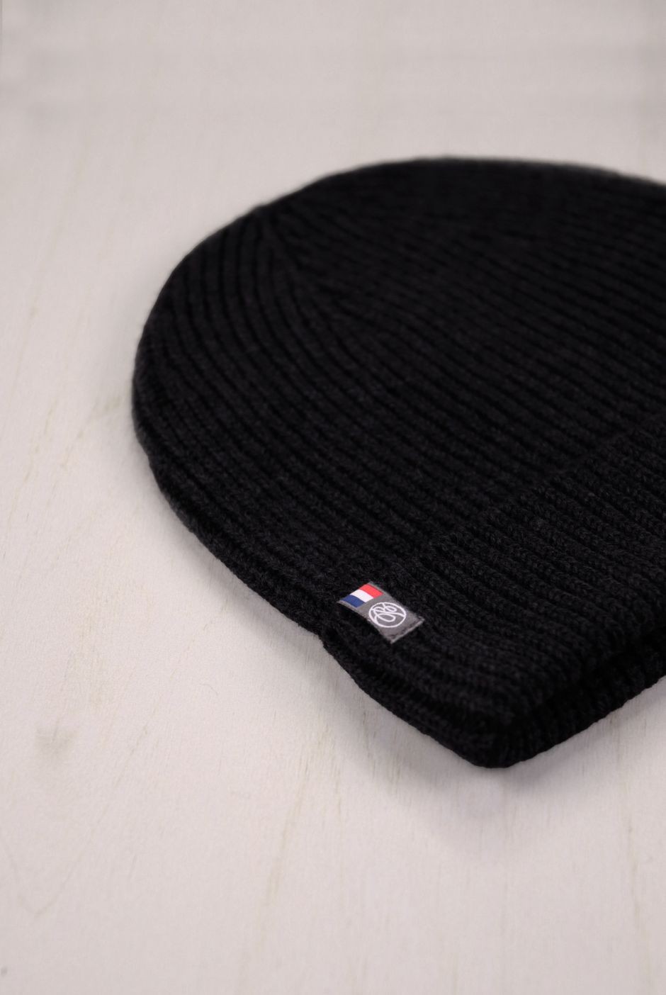 Bonnet blanc Perinne mixte en laine mérinos noir – Maison Bonnefoy