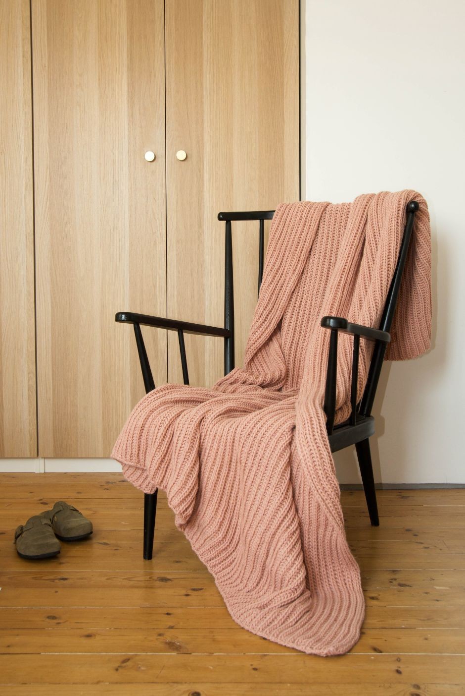 Plaid Cannes en Laine grosse mailles rose - Maison Bonnefoy Plaid Cannes en Laine grosse mailles rose - Maison Bonnefoy