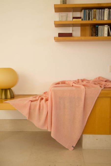 Plaid en soie Megève rose - Maison Bonnefoy