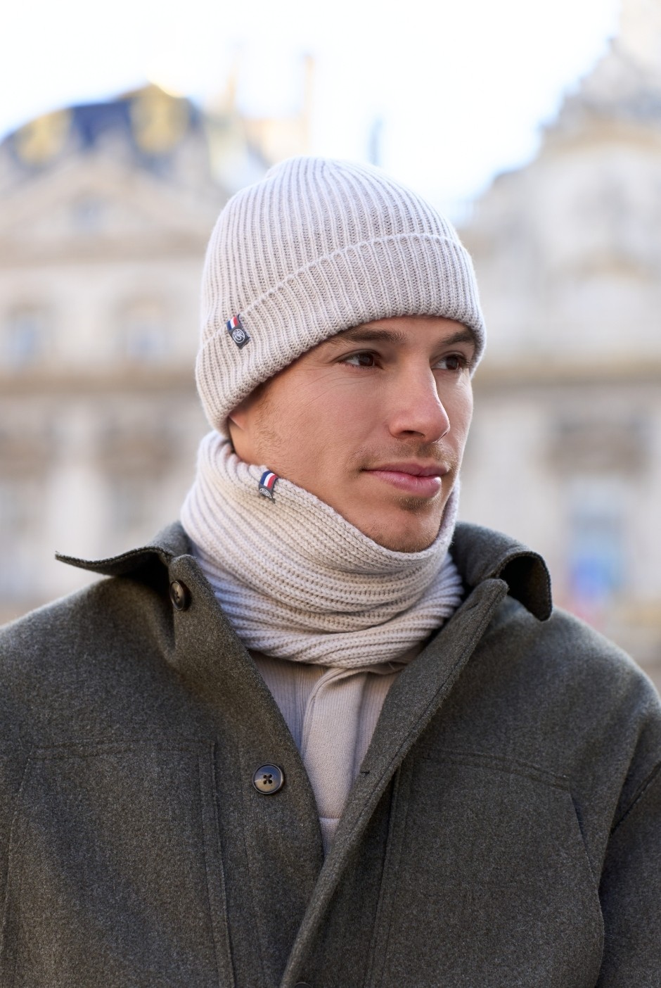 Bonnet blanc Perinne mixte en laine mérinos beige – Maison Bonnefoy Bonnet blanc Perinne mixte en laine mérinos beige – Maison Bonnefoy